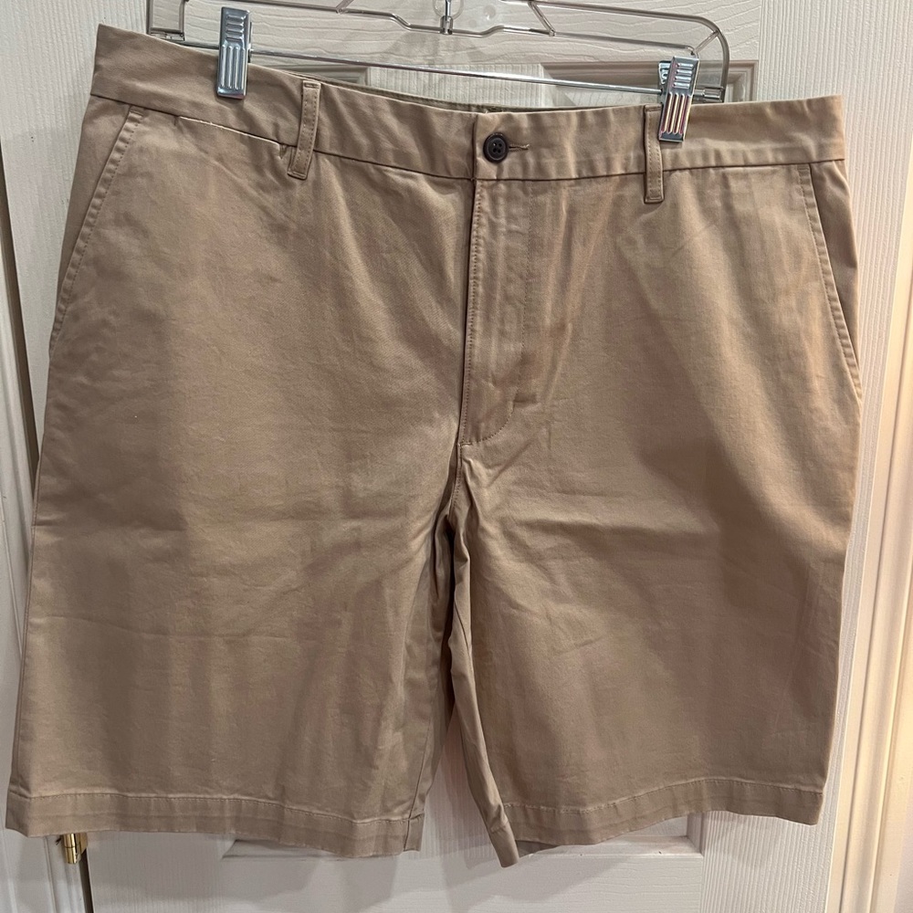 Men’s Khaki Lands End Chino Shorts Sz. 36 NWOT